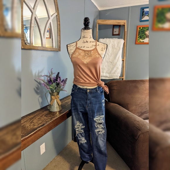 Zenana Signature Lace front Top - Picture 4 of 6